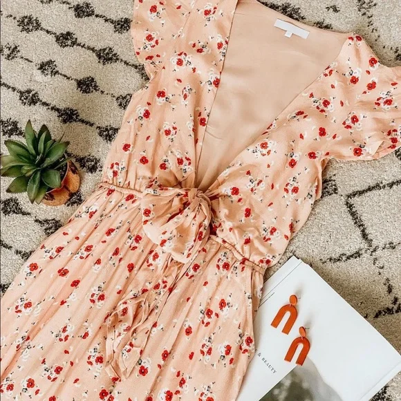 Peach floral maxi dress 🍑 - Picture 4 of 5